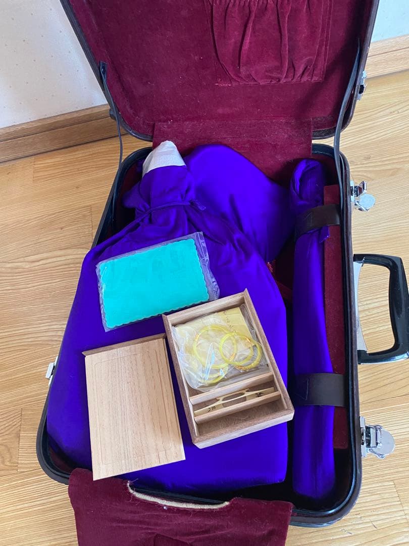 三味線本体とキャリングケース