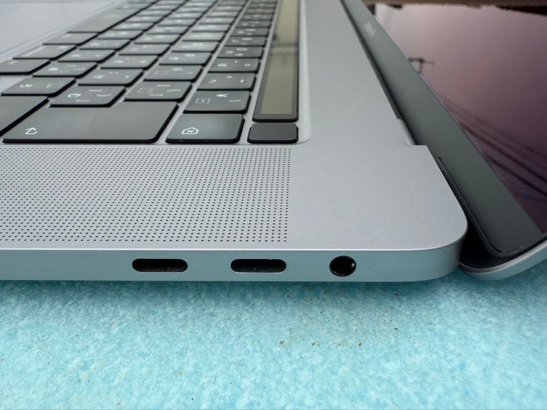 ワンオーナーMacBook Pro 16インチ i9 1TB