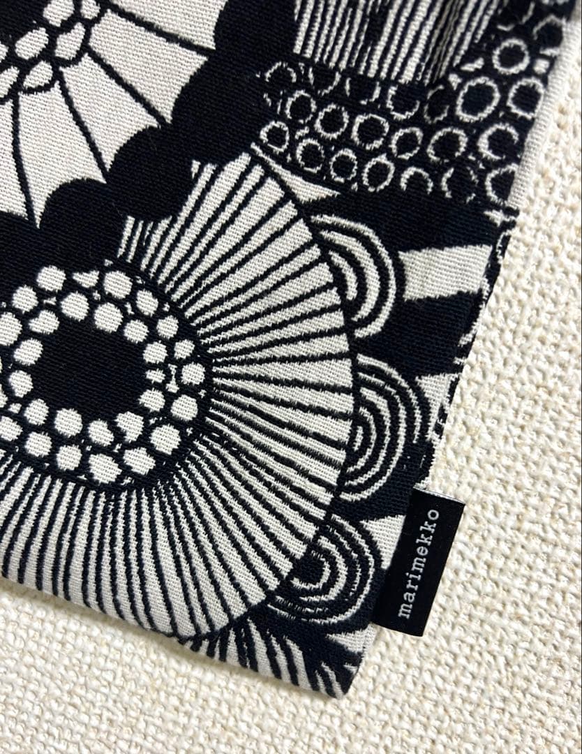 ◎新品未使用◎マリメッコ　marimekko クッションカバー　厚手生地