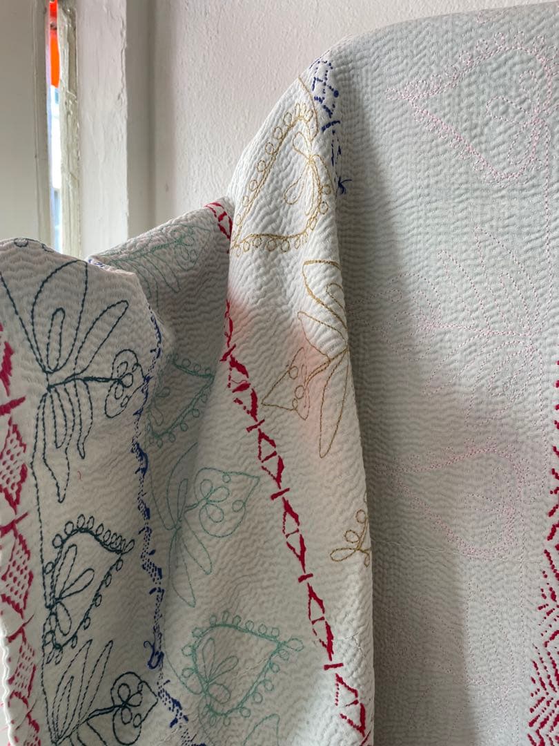 ꕥ未使用ꕥヴィンテージラリーキルト 花刺繍カンタキルトマルチカバー