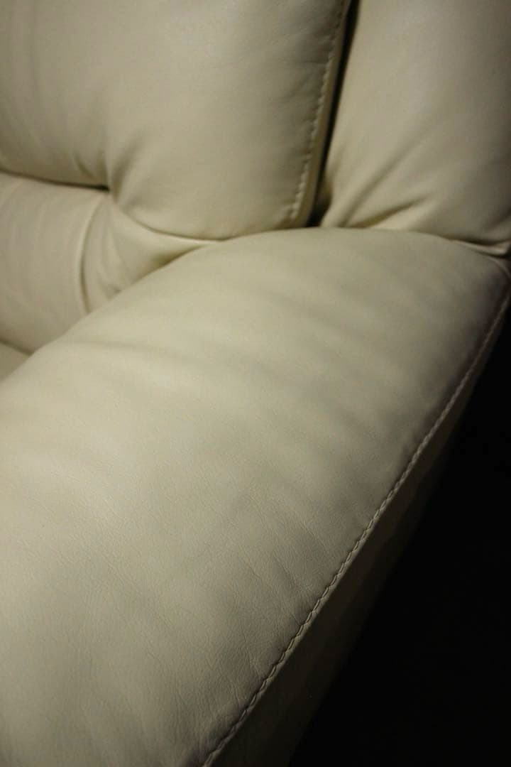 首都圏送無料〜IDC 大塚家具　30万　オースチン　本革ソファ 2人掛け