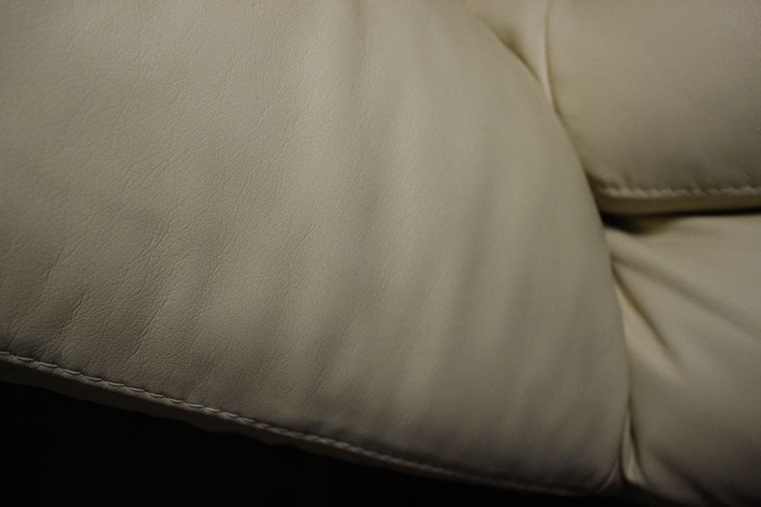 首都圏送無料〜IDC 大塚家具　30万　オースチン　本革ソファ 2人掛け