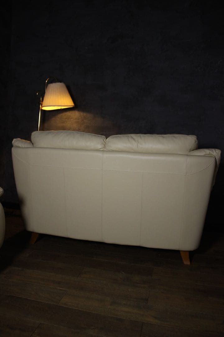 首都圏送無料〜IDC 大塚家具　30万　オースチン　本革ソファ 2人掛け