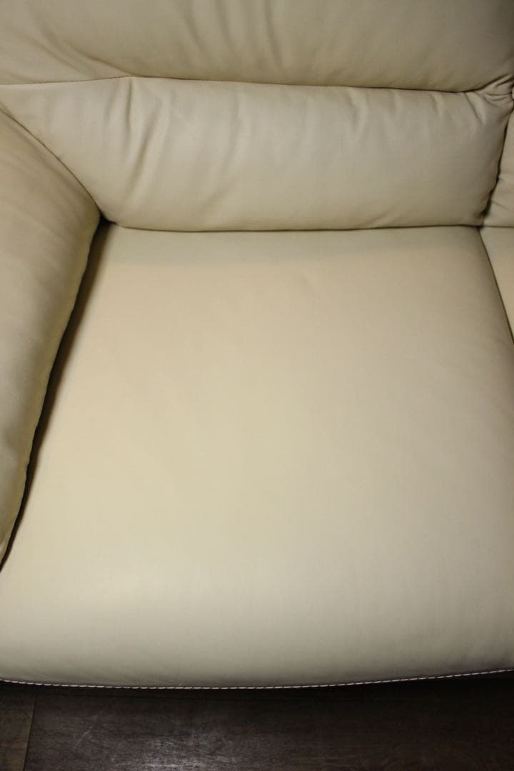 首都圏送無料〜IDC 大塚家具　30万　オースチン　本革ソファ 2人掛け