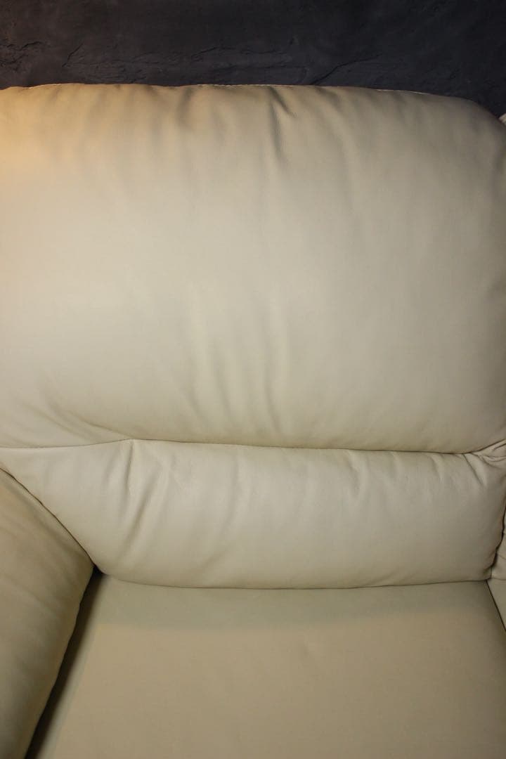 首都圏送無料〜IDC 大塚家具　30万　オースチン　本革ソファ 2人掛け