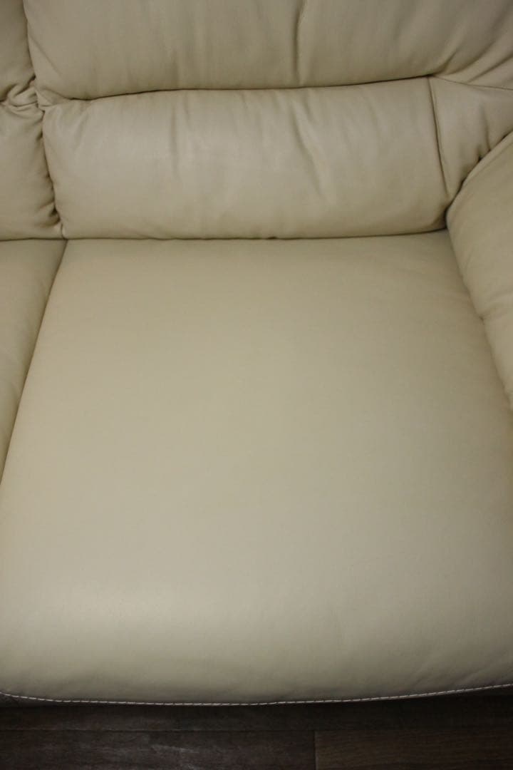 首都圏送無料〜IDC 大塚家具　30万　オースチン　本革ソファ 2人掛け