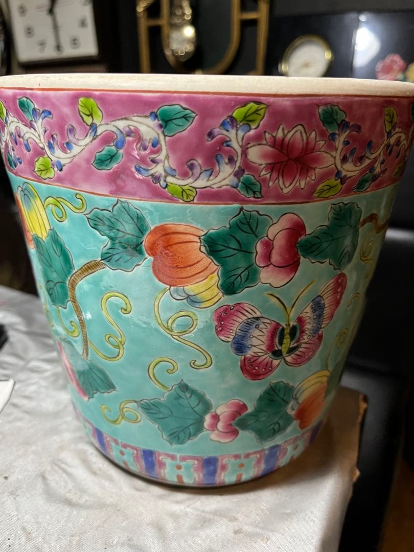 ちゃむです 伊万里手あぶり火鉢、手あぶり火鉢、蝶と花火鉢、メダカ鉢、