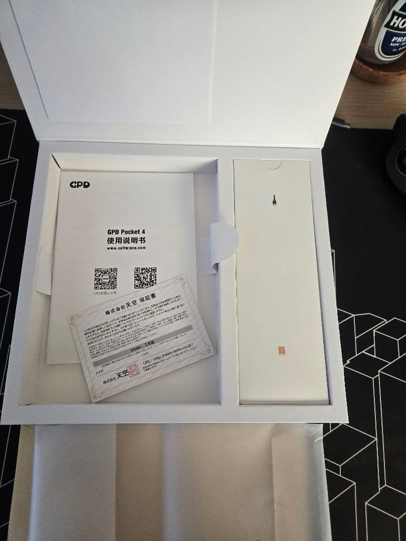 【美品】GPD Pocket 4 (Ryzen 8840U ) 16GB/1TB