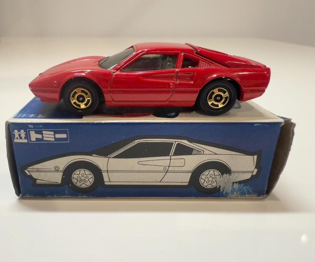 トミカ フェラーリ 308GTB F35 日本製 青箱 外国車シリーズ