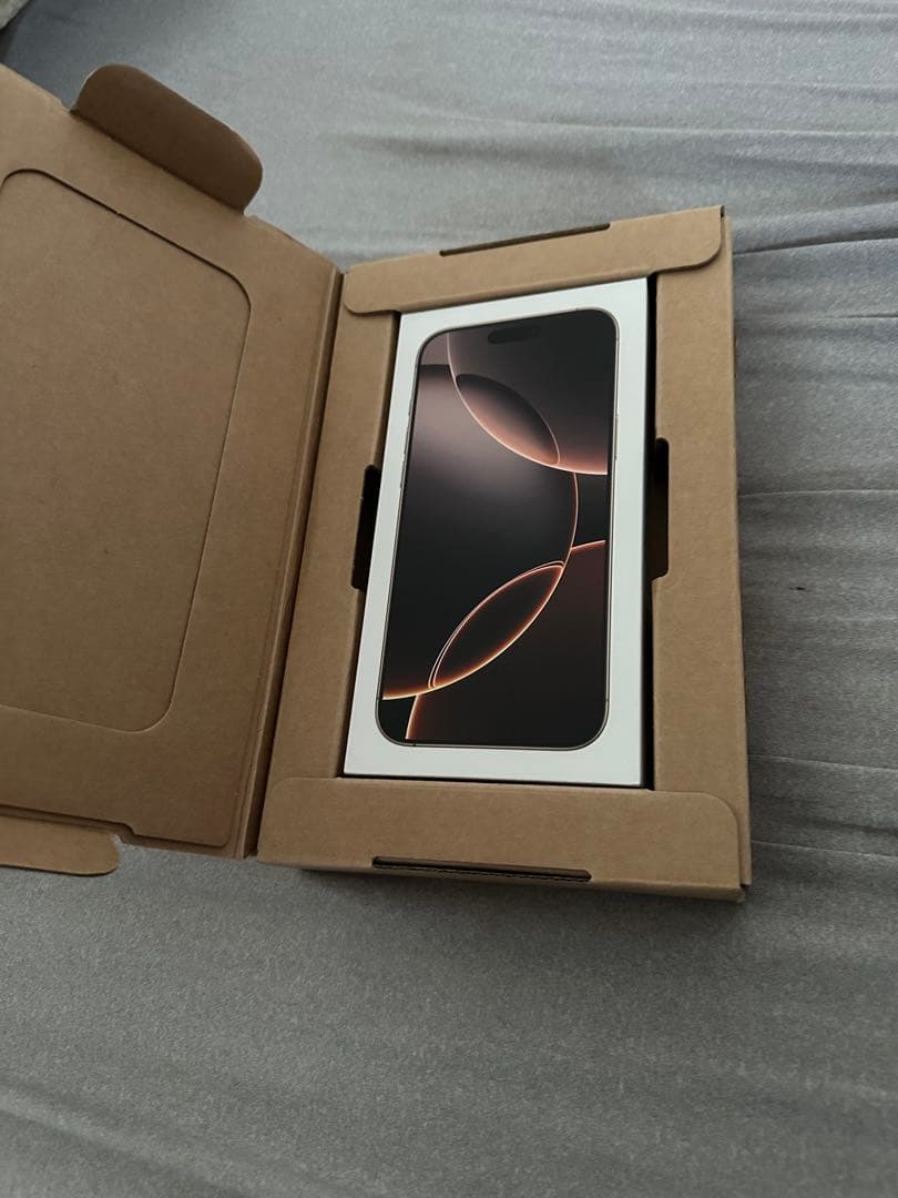 新品未開封　iPhone 16 Pro Max デザートチタニウム 512GB