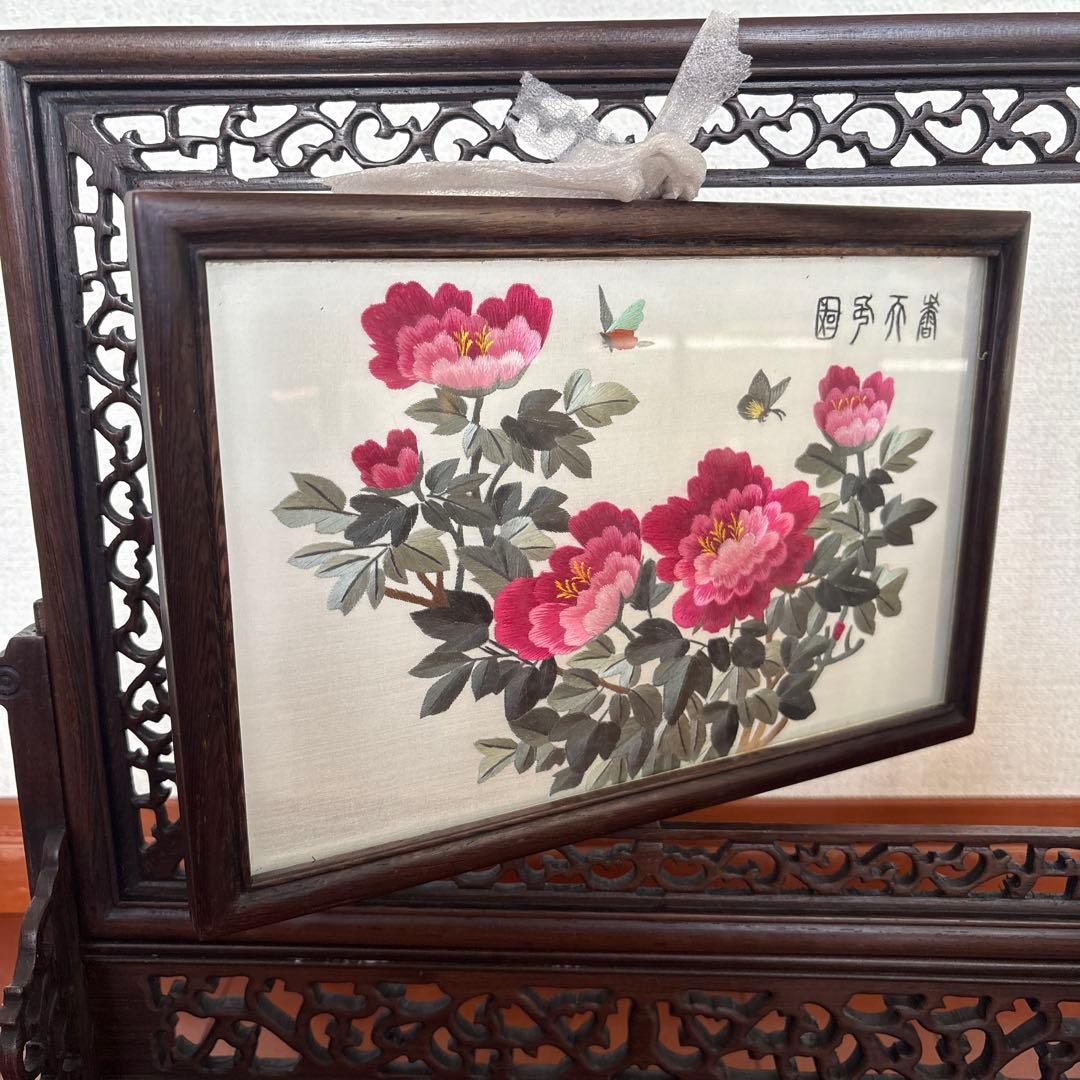 【未使用品】木製　花刺繍フレーム 置物