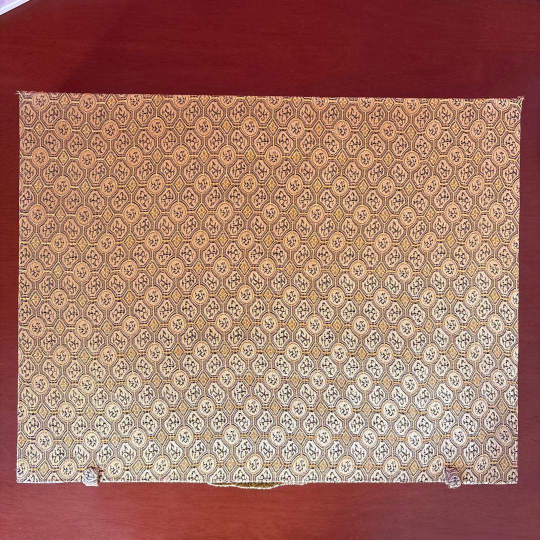 【未使用品】木製　花刺繍フレーム 置物