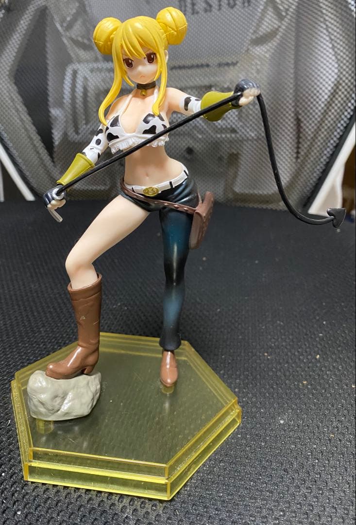 フェアリーテイル　ルーシィ　フィギュア