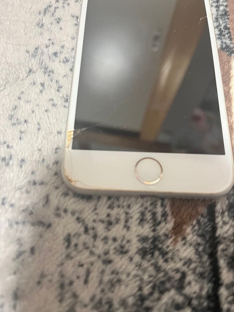 ♡*様 iPhone8 シルバー 本体のみ