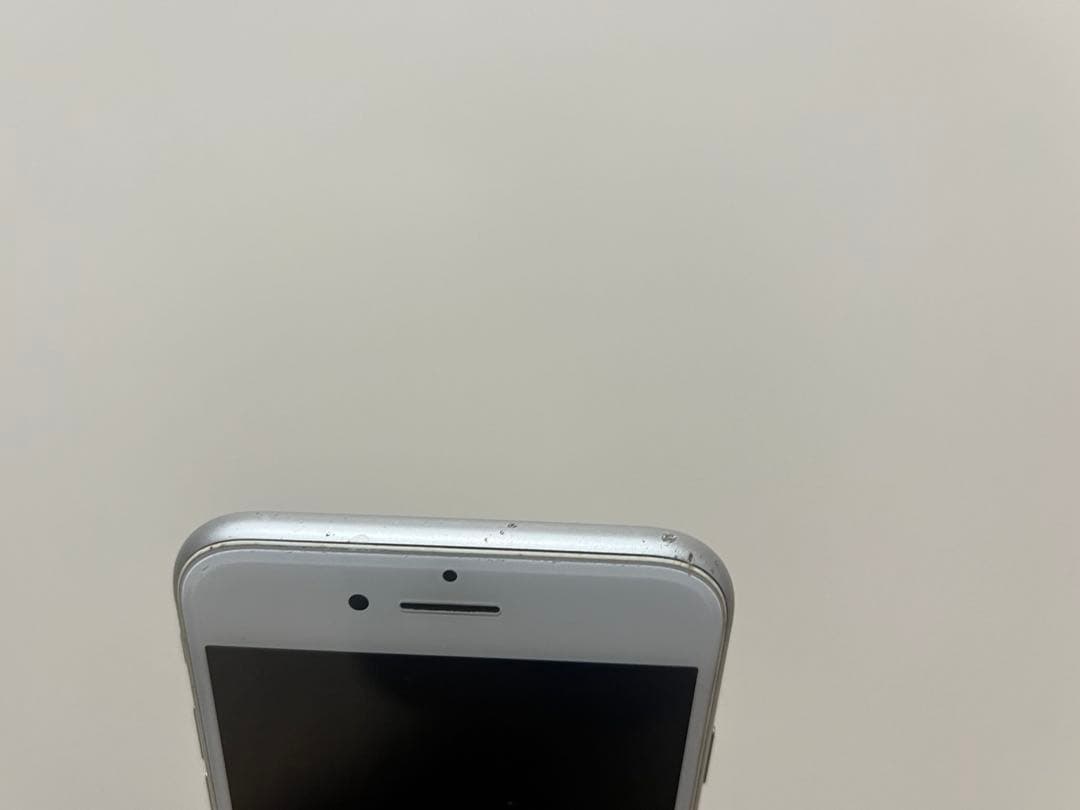 ♡*様 iPhone8 シルバー 本体のみ