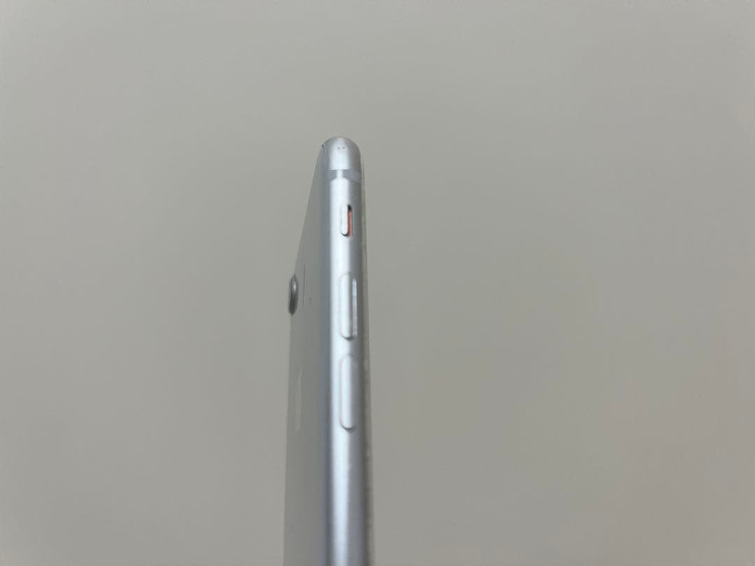 ♡*様 iPhone8 シルバー 本体のみ