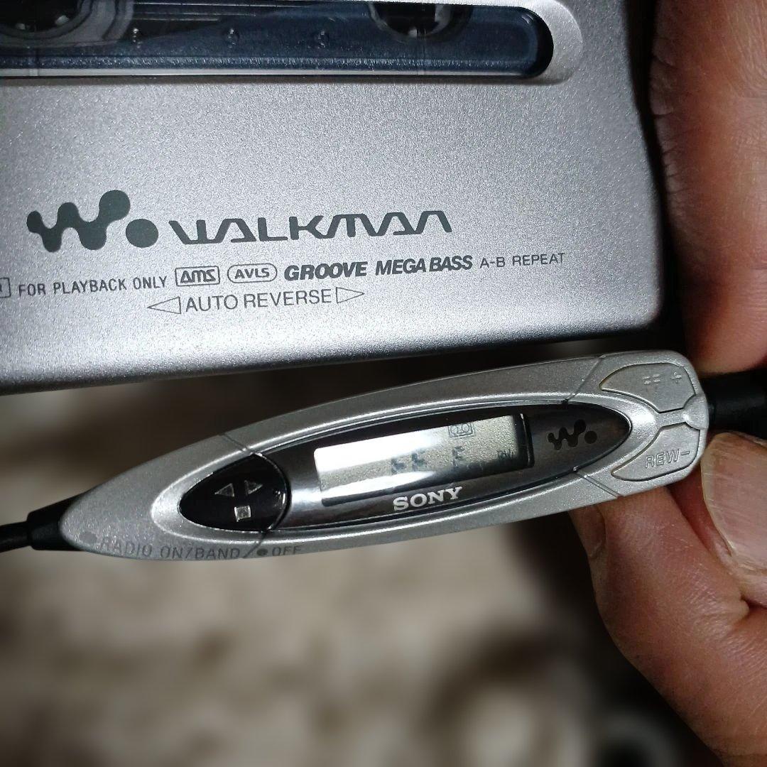 SONY カセットWALKMAN ソニーウォークマン　シルバー