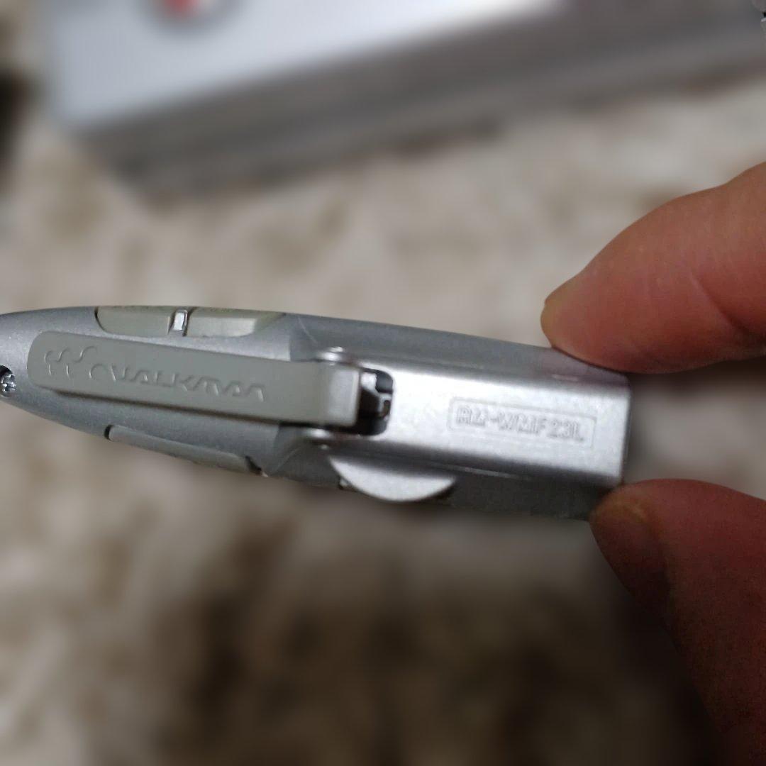 SONY カセットWALKMAN ソニーウォークマン　シルバー