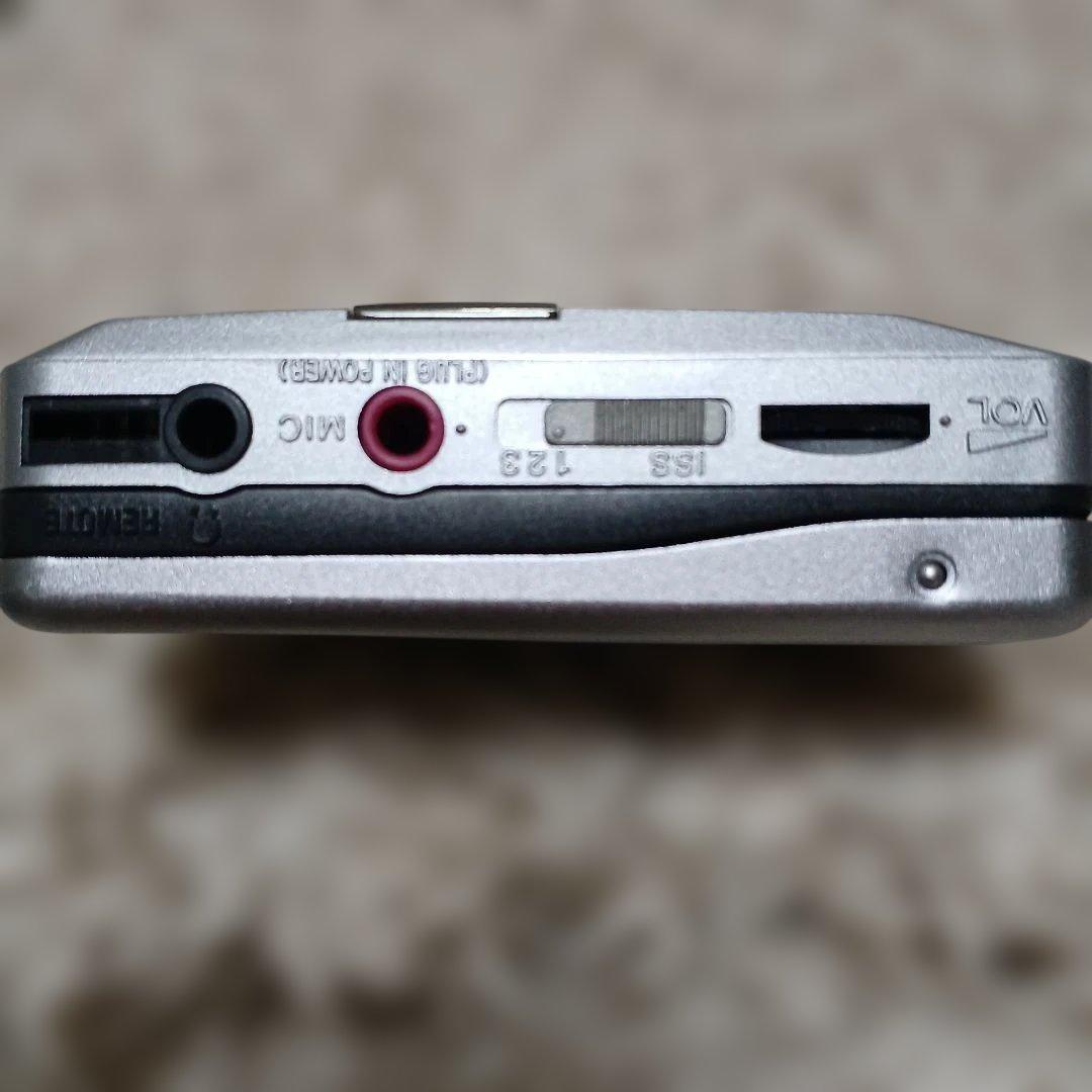 SONY カセットWALKMAN ソニーウォークマン　シルバー