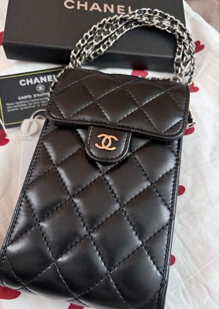 CHANELスマホショルダー/キルティング黒