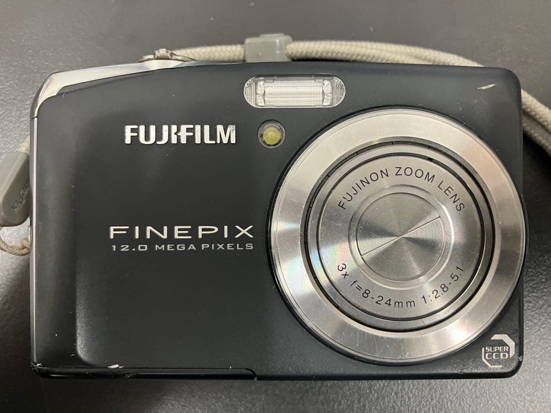 Fujifilm FinePix F50 コンパクトデジタルカメラ【4485】