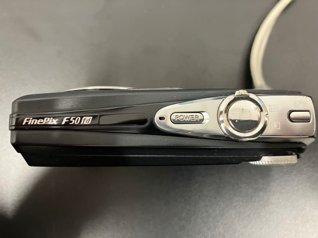Fujifilm FinePix F50 コンパクトデジタルカメラ【4485】