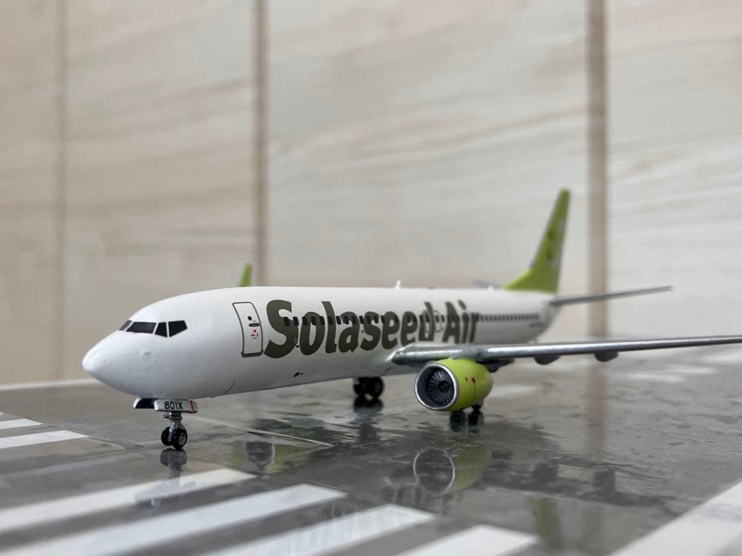 ソラシドエア　Boeing 737-800 1/200 プラモデル完成品