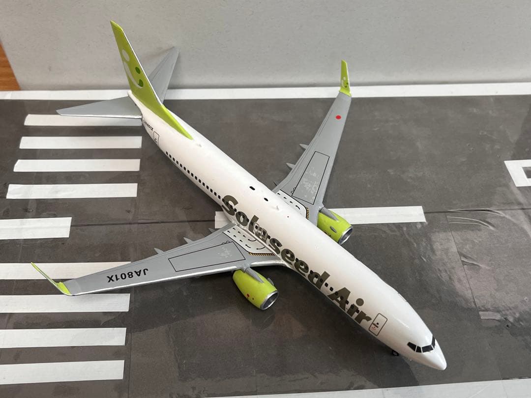 ソラシドエア　Boeing 737-800 1/200 プラモデル完成品