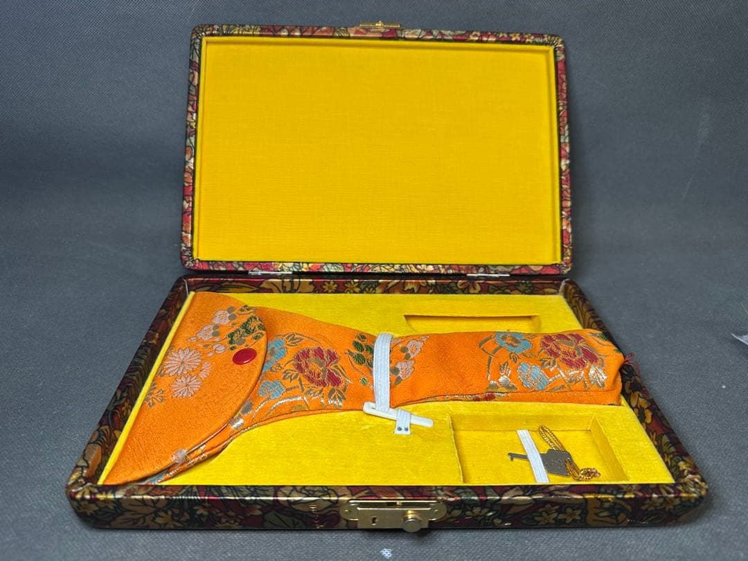 極上　高級　津軽三味線　撥　バチ　天然素材　和楽器　民謡　アンティーク　細密細工