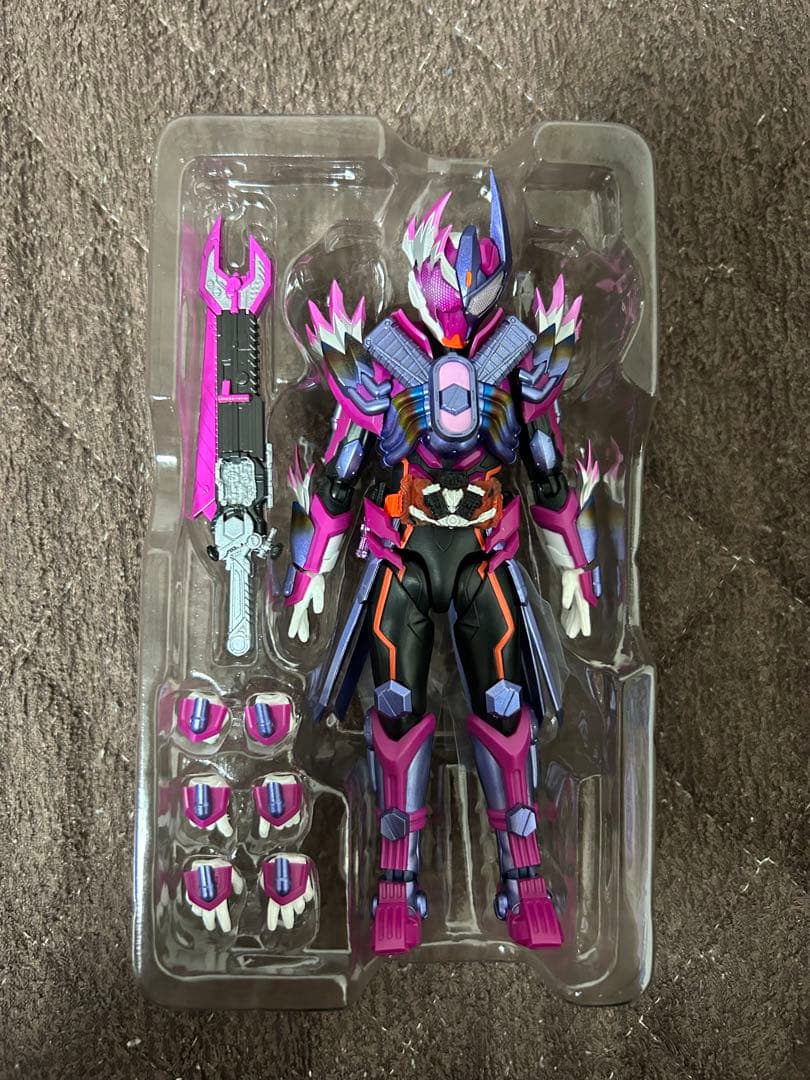 S.H.Figuarts フィギュアーツ 仮面ライダーヴァルバラド