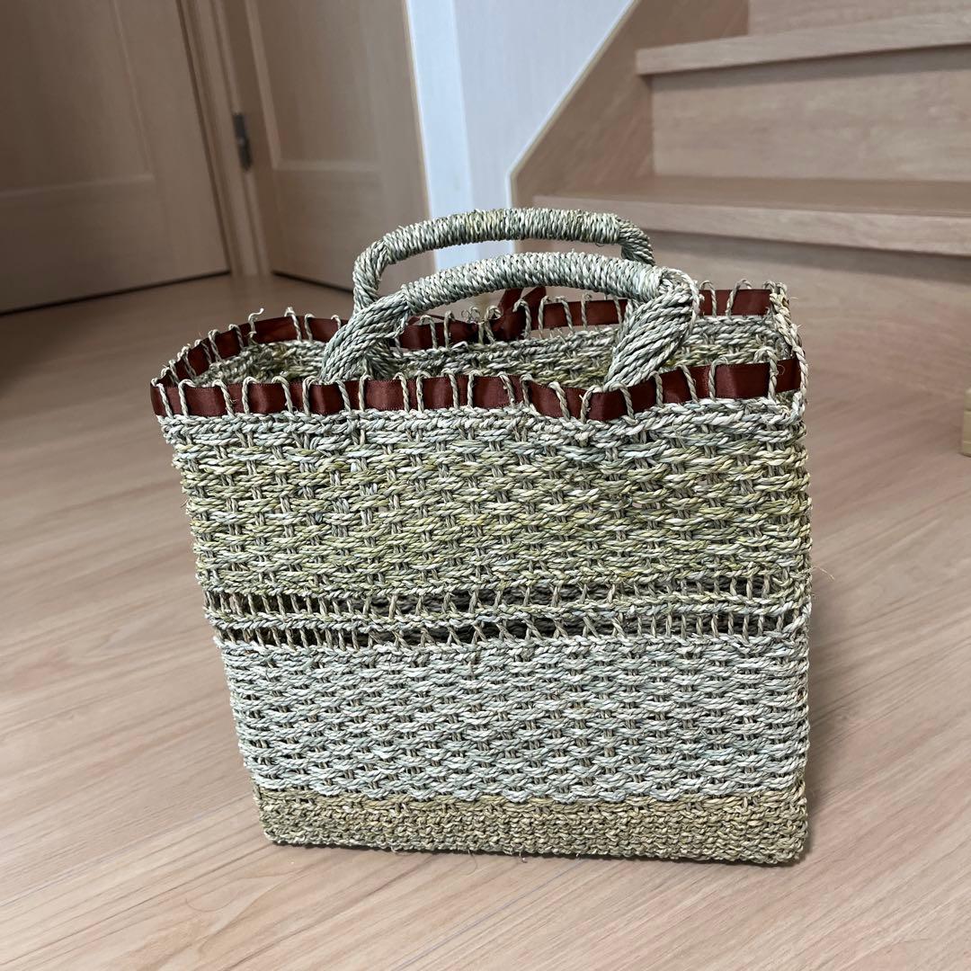 リボン付き小型かごバッグ