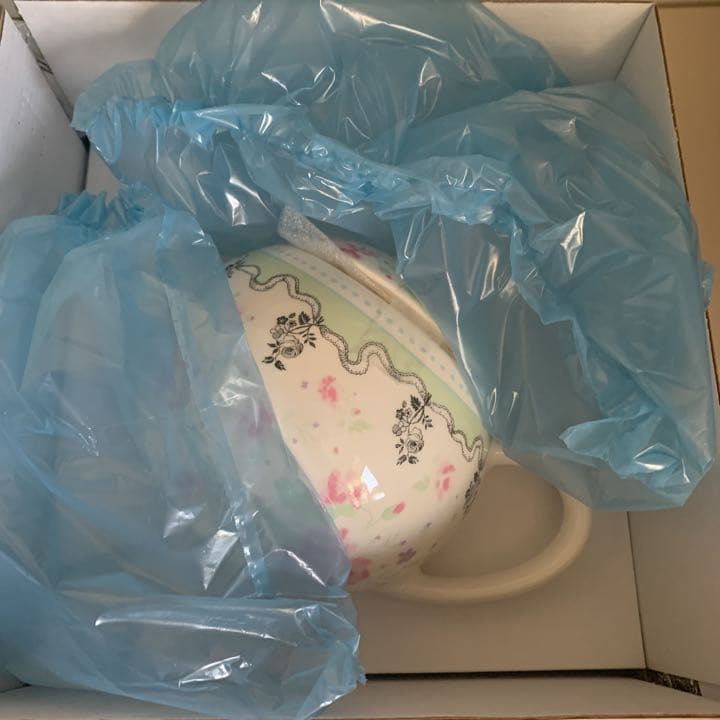 コンプリート♪新品未使用　ラデュレ×ジアン限定品　ポンパドゥール夫人