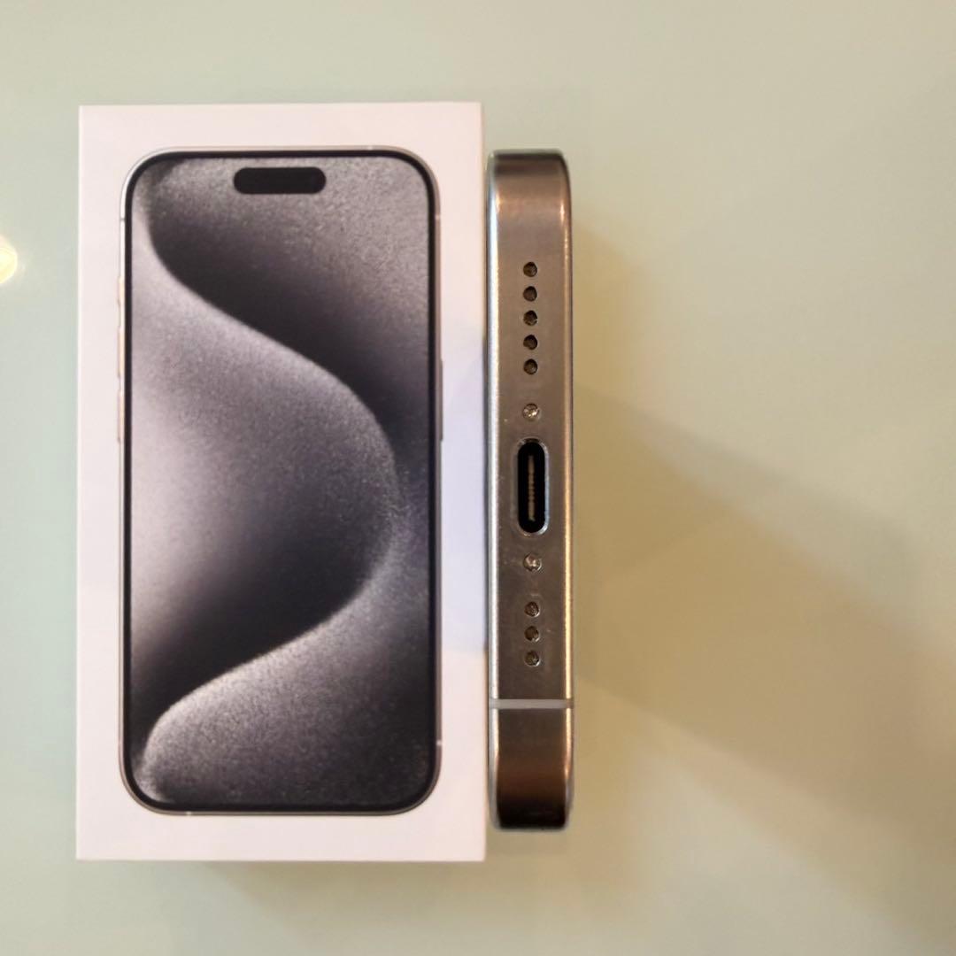 F*J様 iPhone 15 Pro ホワイトチタニウム 256GB SIM フ