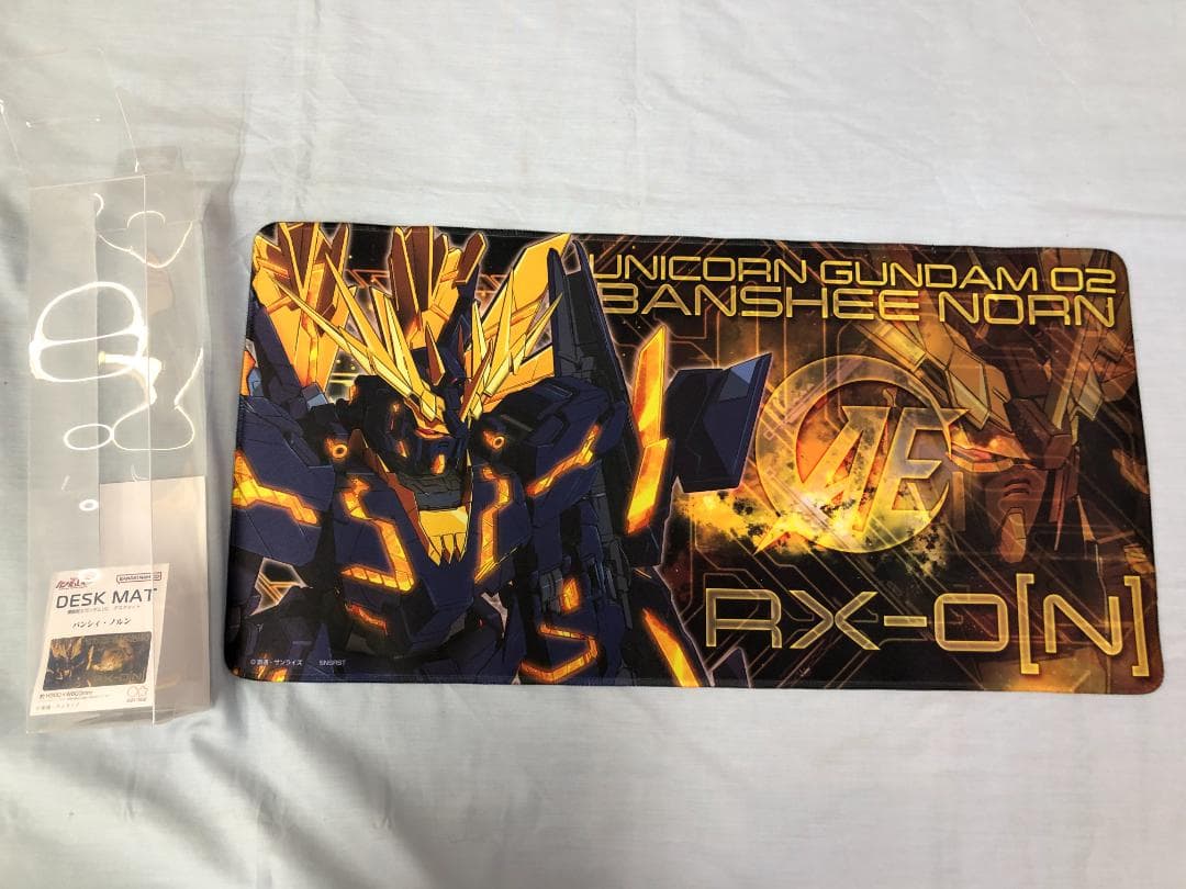 機動戦士ガンダムUC バンシィ・ノルン 3点セット デスクマット マグカップ