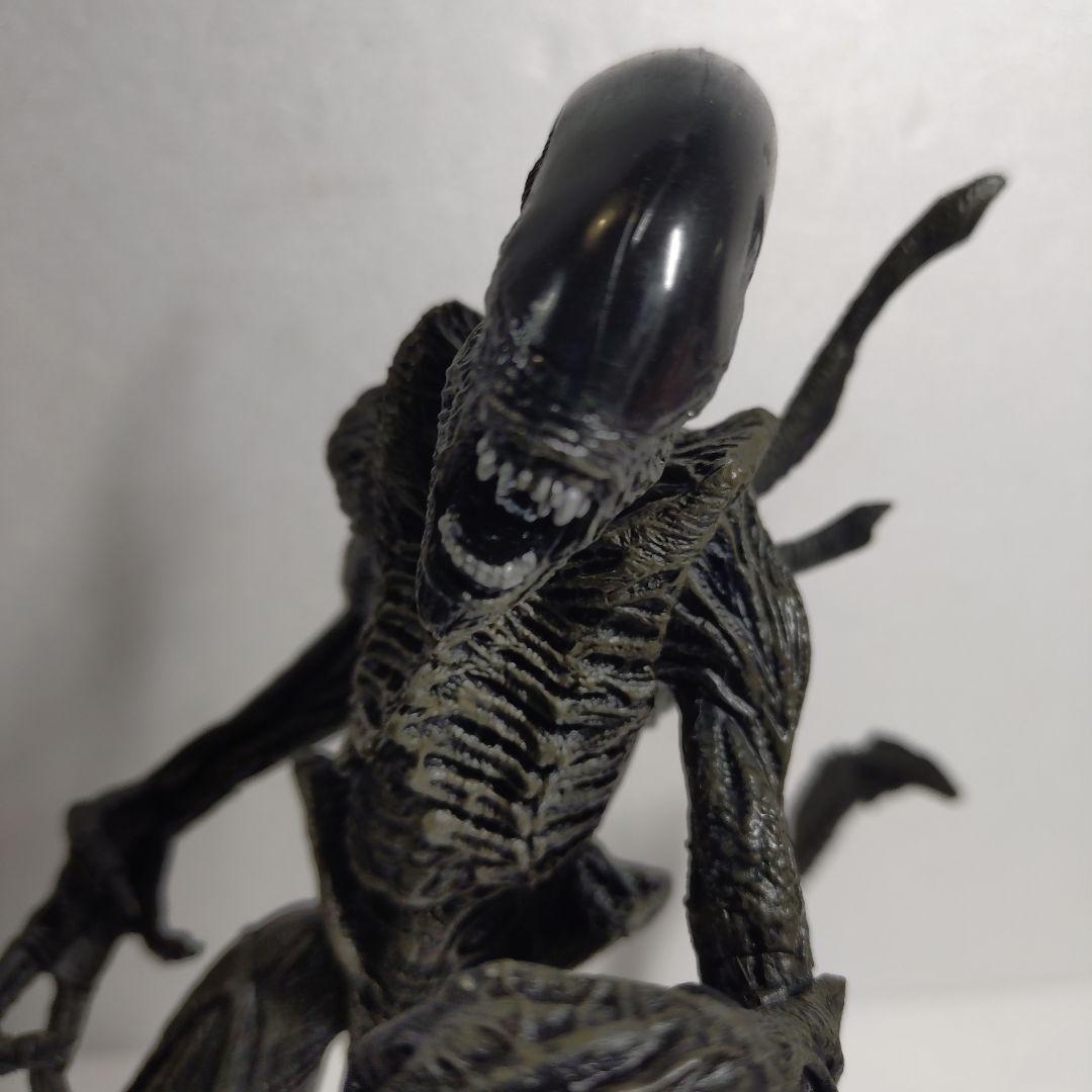 プレデター＆エイリアン　ソフビ　と　エイリアン　フィギュア