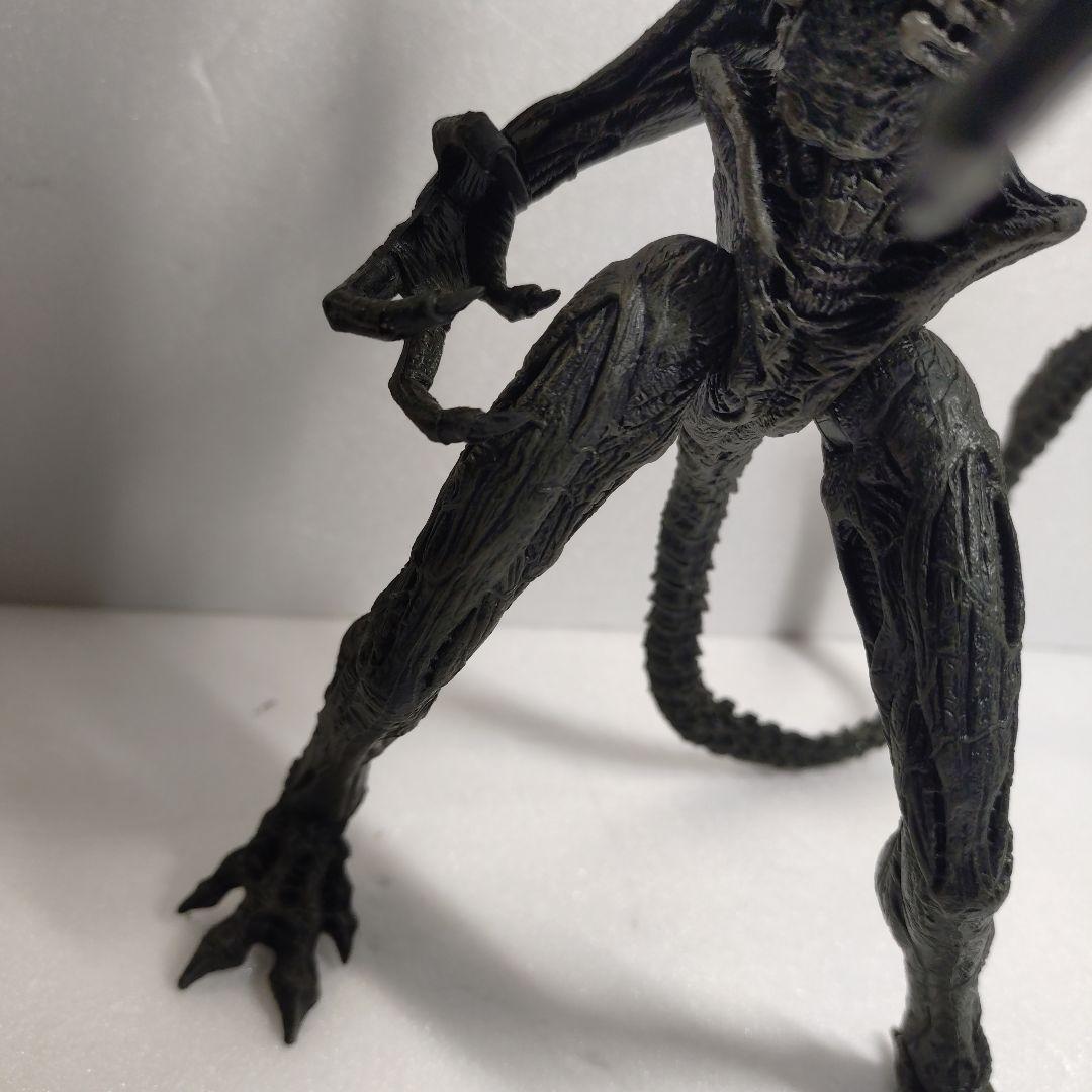 プレデター＆エイリアン　ソフビ　と　エイリアン　フィギュア