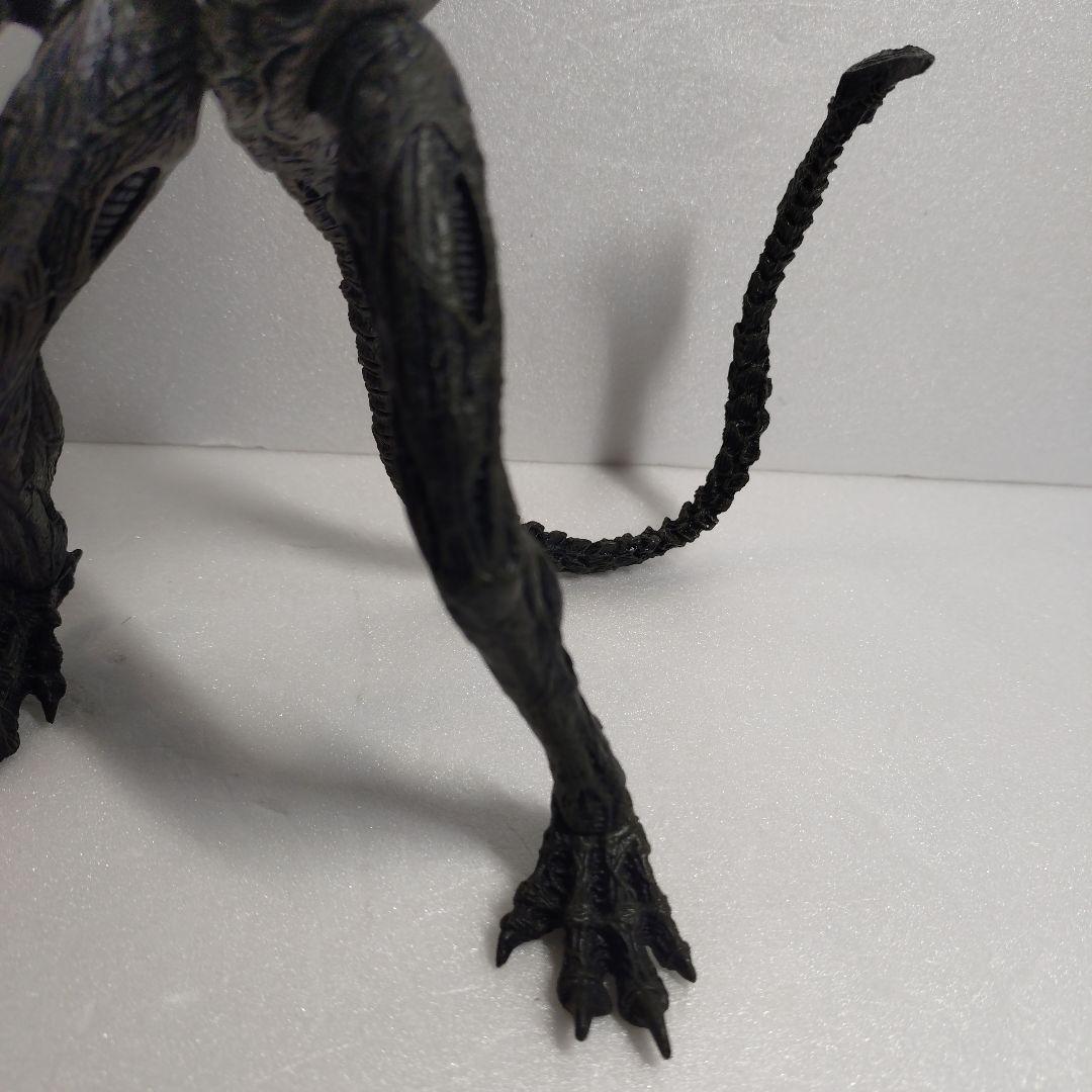 プレデター＆エイリアン　ソフビ　と　エイリアン　フィギュア