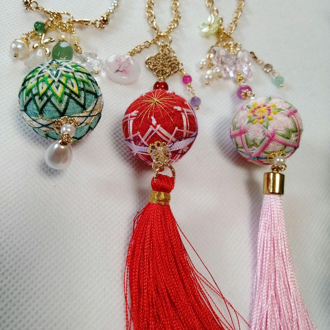 キャトル　絹糸　小さな手まり　バッグチャーム5個　天然石　ハンドメイド