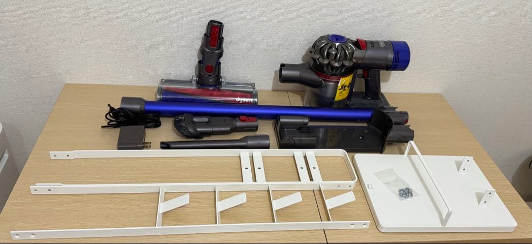 Dyson V7 コードレススティッククリーナー 本体+クリーナースタンド