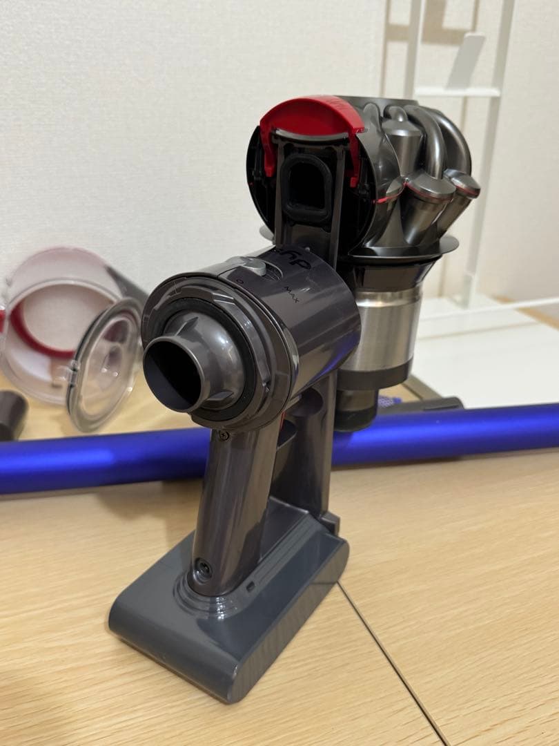 Dyson V7 コードレススティッククリーナー 本体+クリーナースタンド