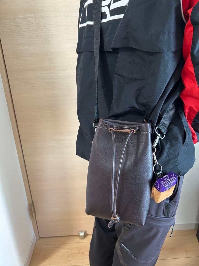 ダークブラウン　レザーショルダーバッグ