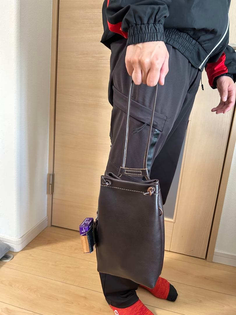 ダークブラウン　レザーショルダーバッグ