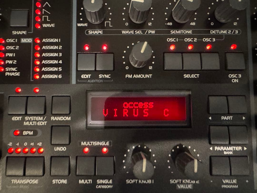 Access Virus c シンセサイザー indigo2 redback