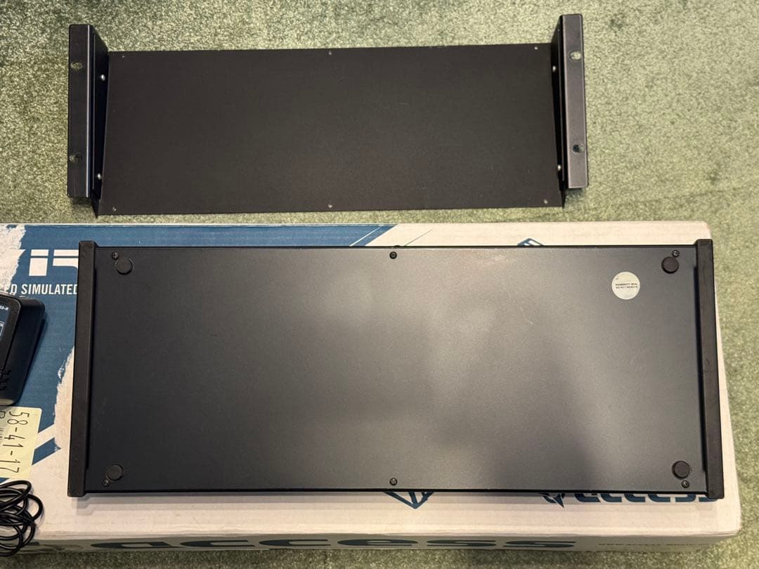 Access Virus c シンセサイザー indigo2 redback