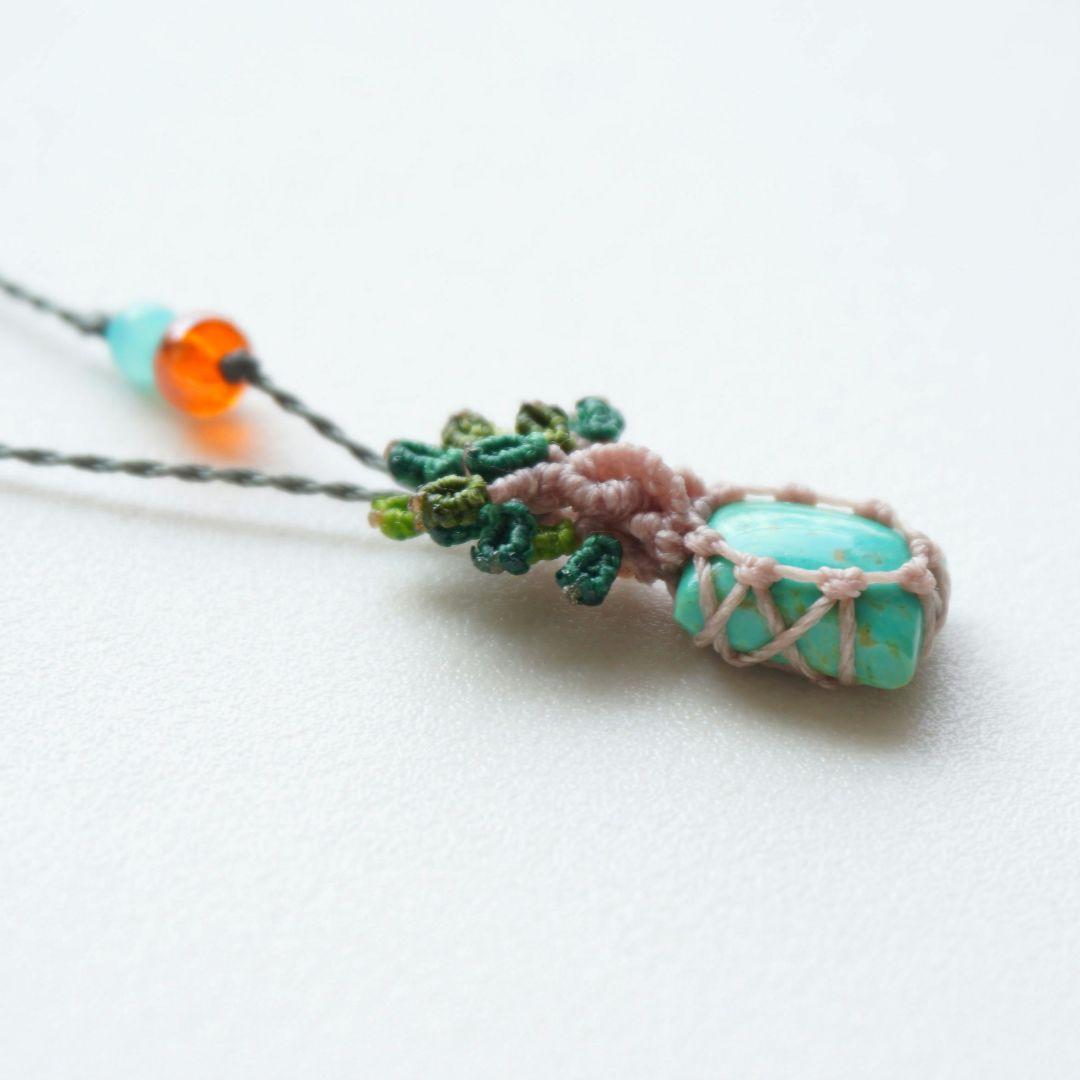 《小さな春》ターコイズ　マクラメ　ネックレス
