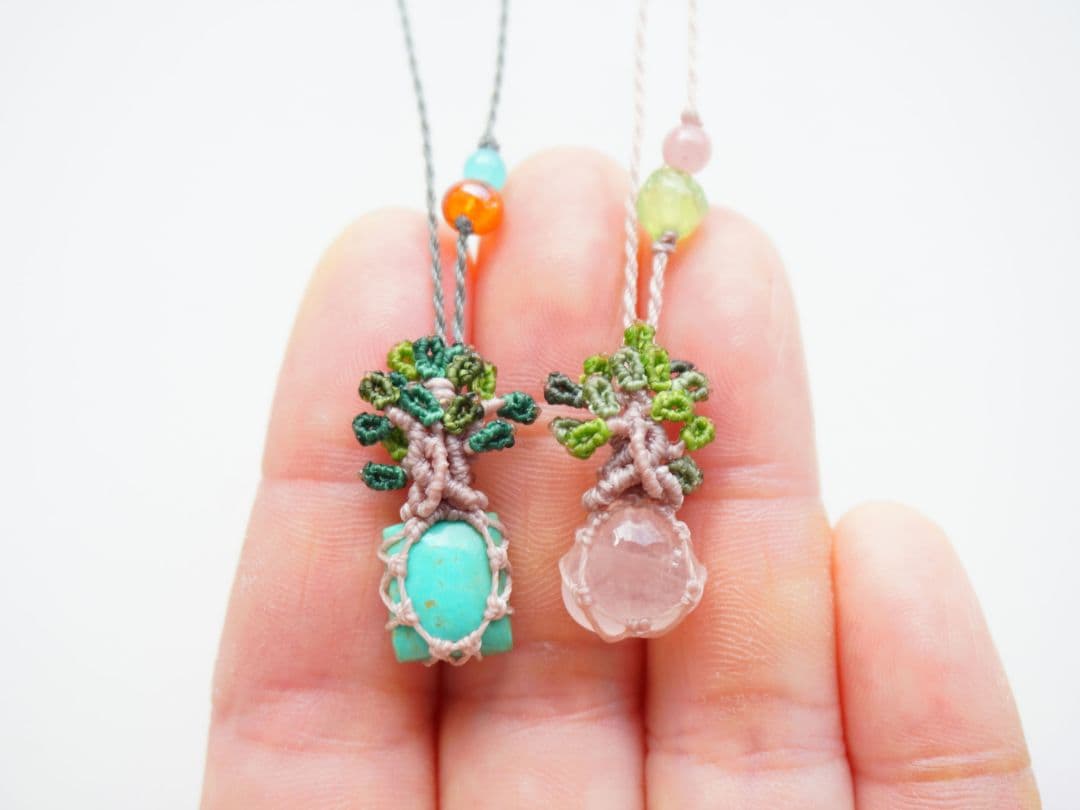 《小さな春》ターコイズ　マクラメ　ネックレス