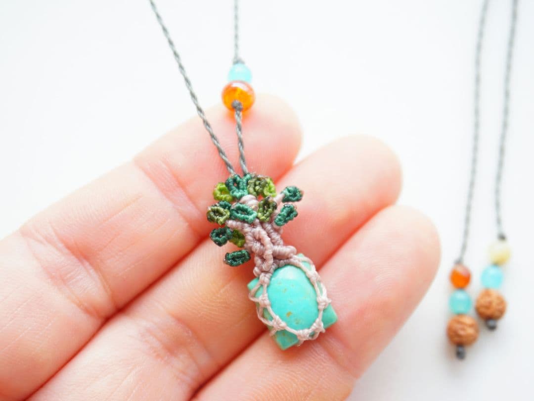 《小さな春》ターコイズ　マクラメ　ネックレス