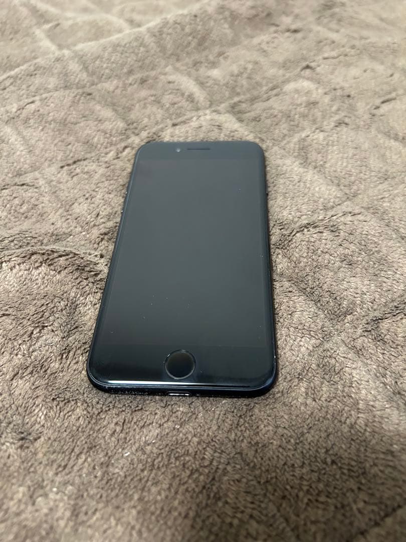 Apple iPhone7 ブラック 本体