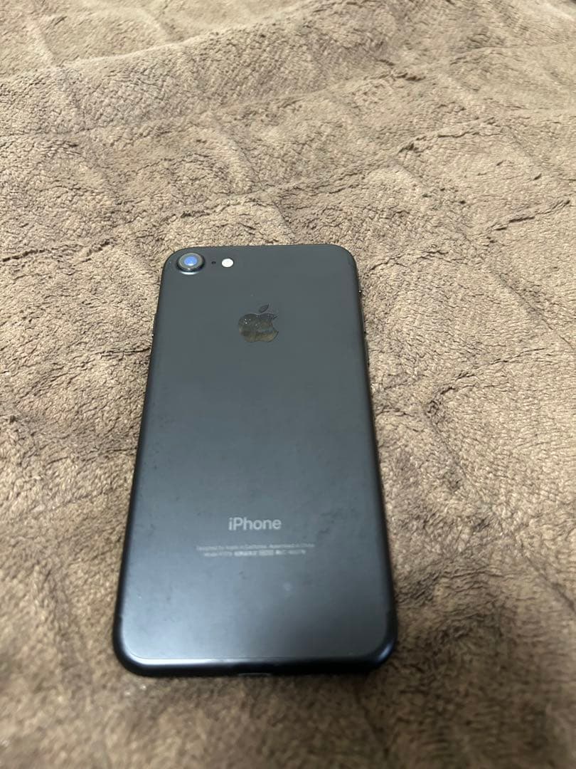 Apple iPhone7 ブラック 本体