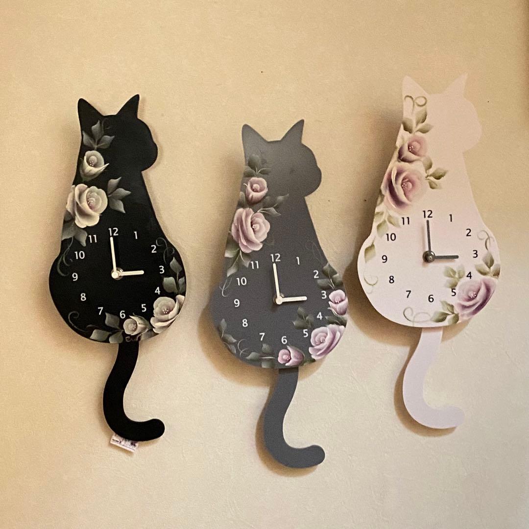 手描きの薔薇　しっぽが揺れる！可愛い猫の振り子時計①ブラック